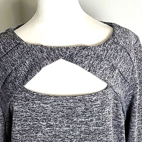 Emma & Michele Gray Knee-length Dress with Cut-out at Neckline, Size XL - Picture 3 of 8